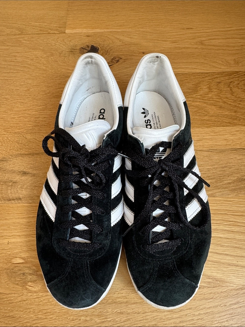 adidas Gazelle - women’s 9/men’s 7.5